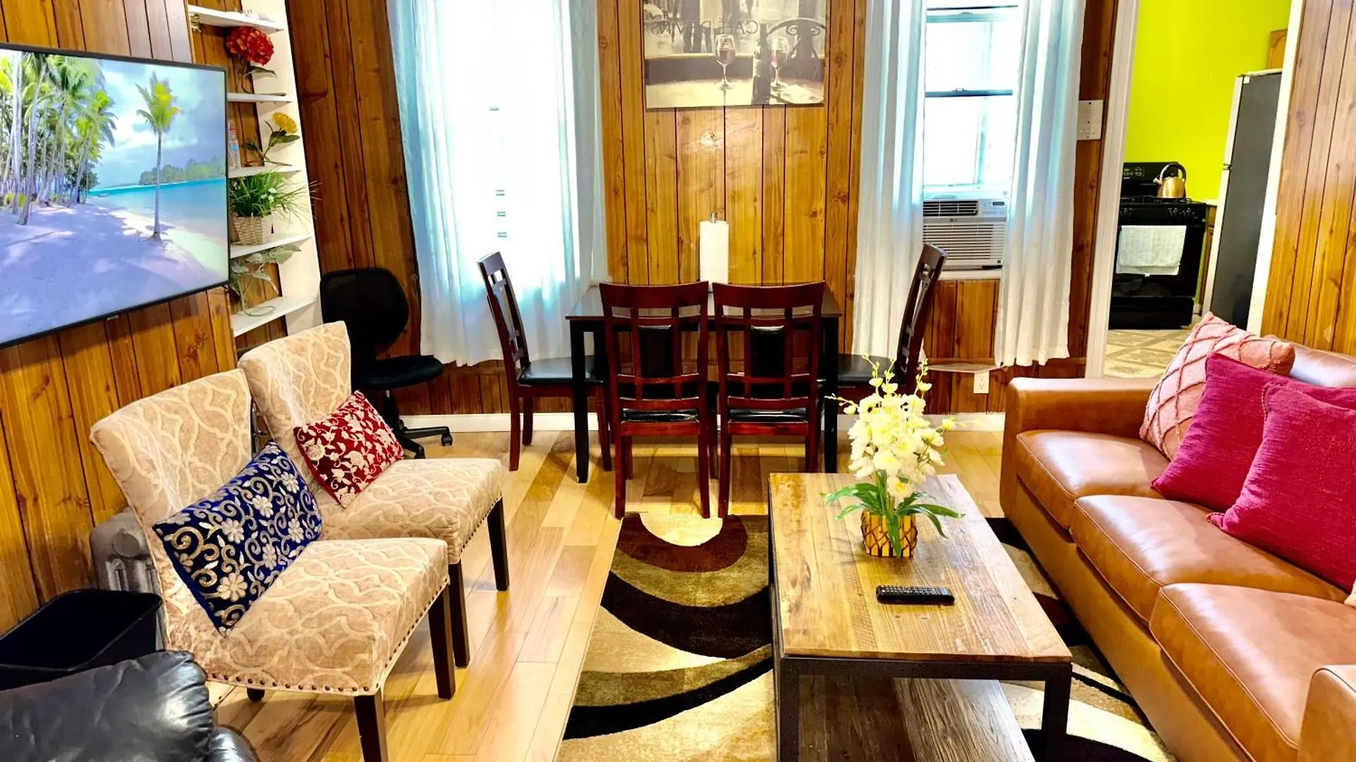 הקונטקטים של Huge 3 Bedroom Apt In Lic, Mannhattan Next Stop !